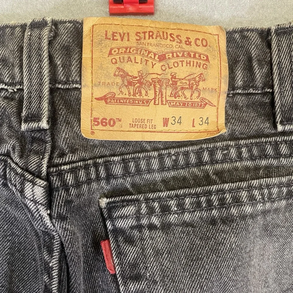 Vintage Levi’s 560-0260 Men’s W34 L34 Black Loose Fit Tapered Jeans USA